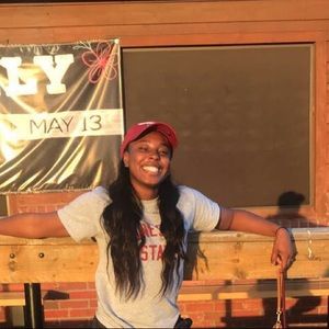 Meet your Posher, Emone